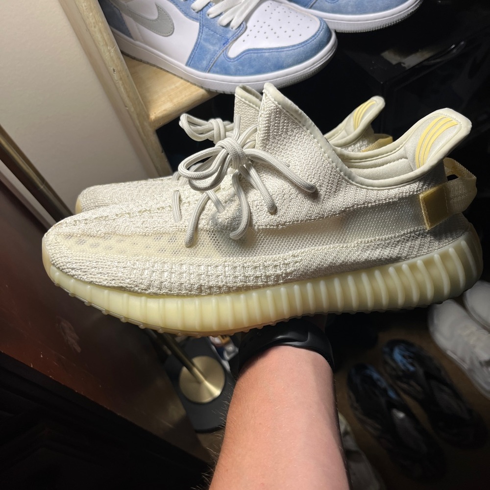 🔥Yeezy 350 V2 Light VNDS with authentication🔥